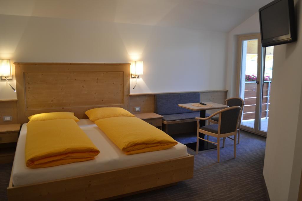 Alpshotel Bergland 프펠데르스 외부 사진