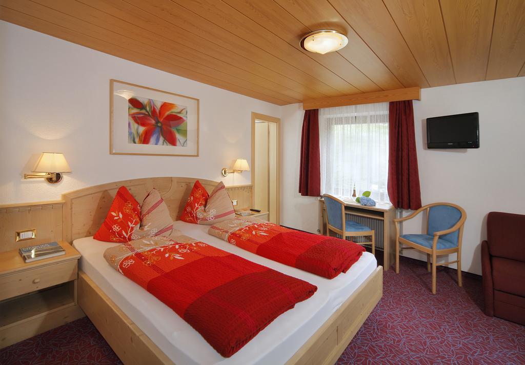 Alpshotel Bergland 프펠데르스 외부 사진