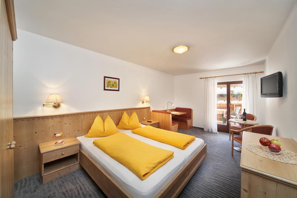 Alpshotel Bergland 프펠데르스 외부 사진